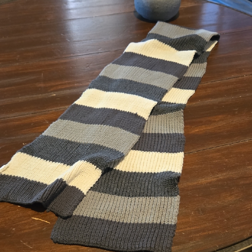 The Children's Place Gray and Cream Striped Socks